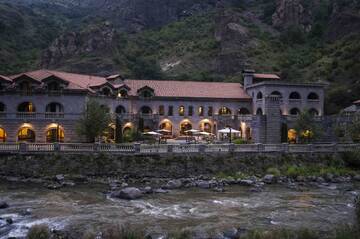 Фотографии Отель Tufenkian Avan Dzoraget Hotel г. Дзорагет (Армения) №2 Фото Отель Tufenkian Avan Dzoraget Hotel г. Дзорагет 2
